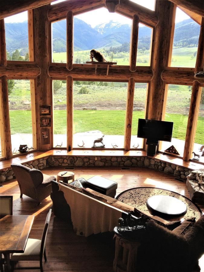 Mcdonald'S Ranch Lodge Gardiner Exterior foto